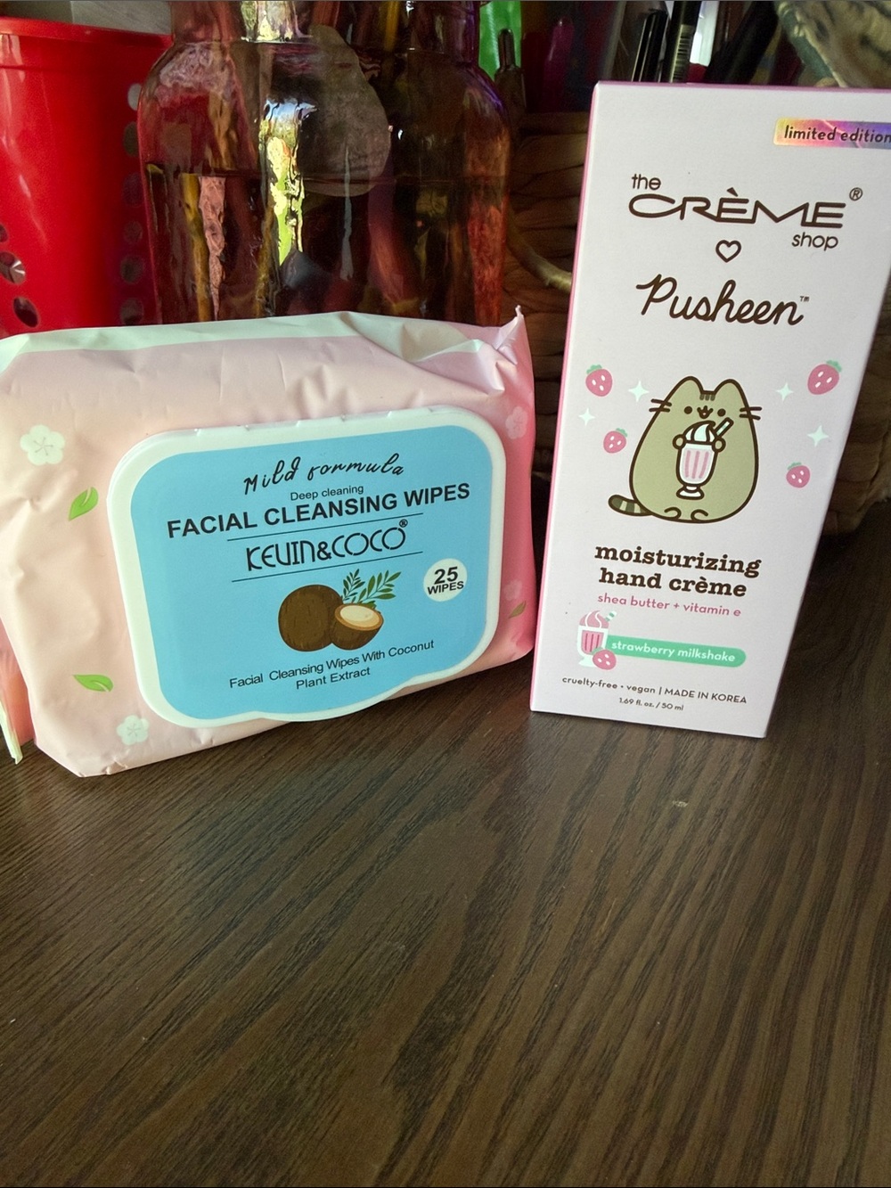 Pusheen Moisturizing Hand Crème - Pink (Strawberry Milkshake) & Facial Wipes